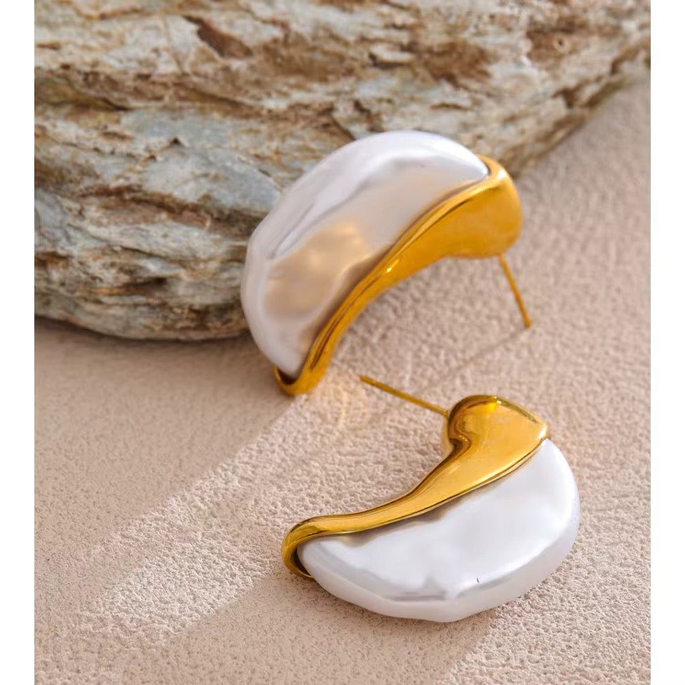 Samira Pearl Earrings