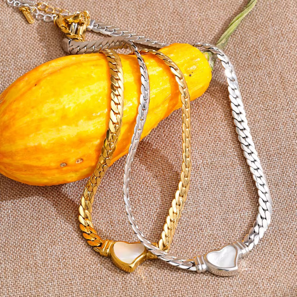 Vanya Shell Necklace