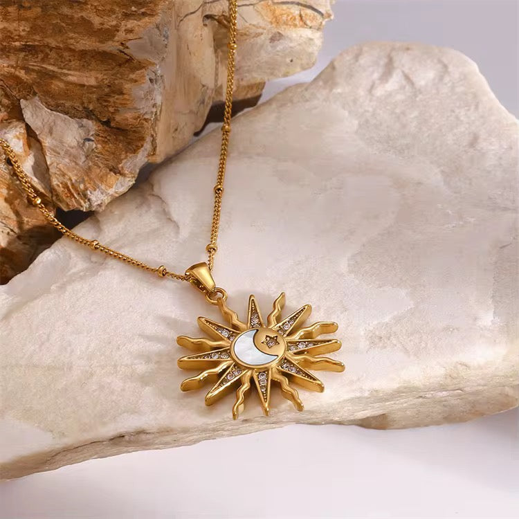 Alyra Necklace