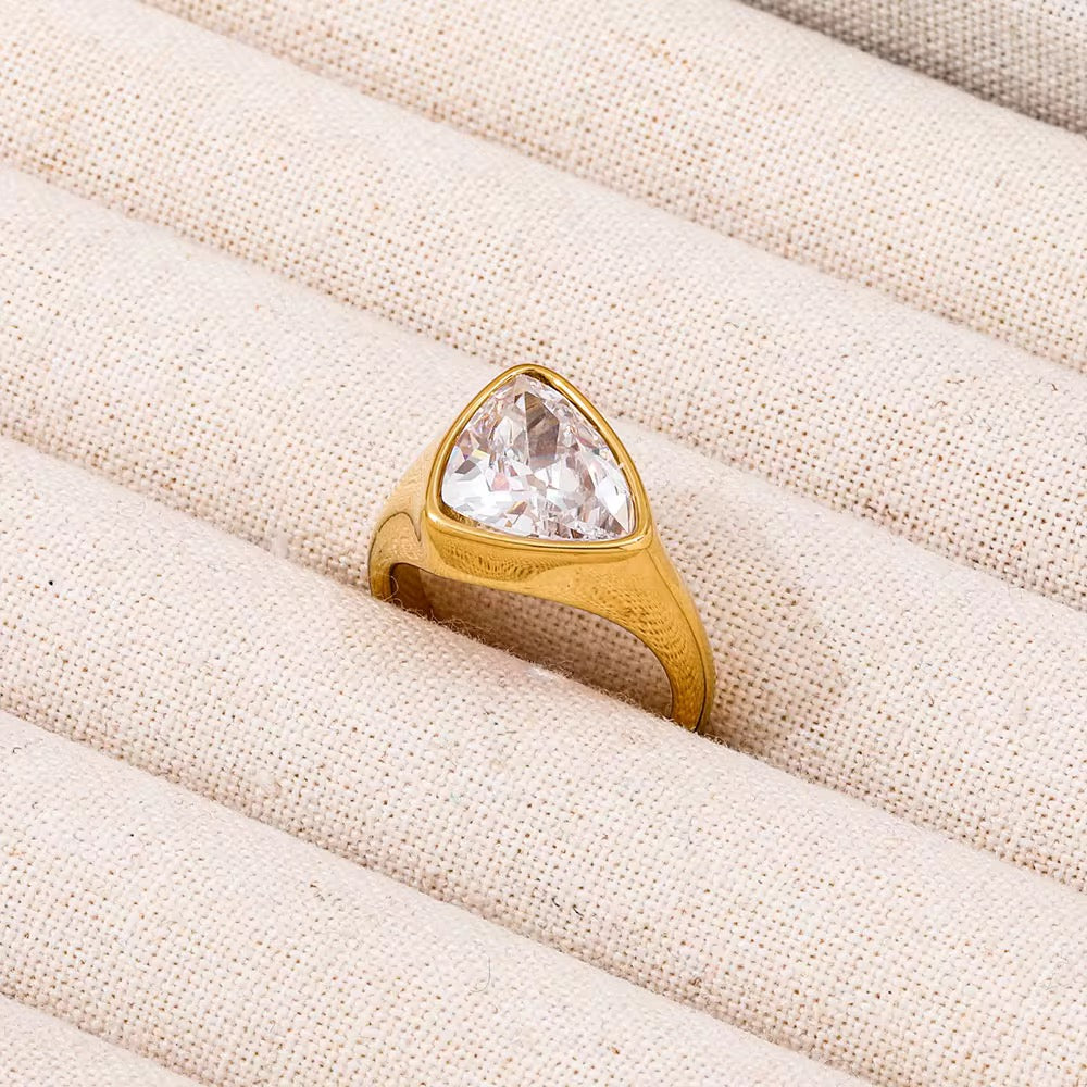 Zinnara Ring