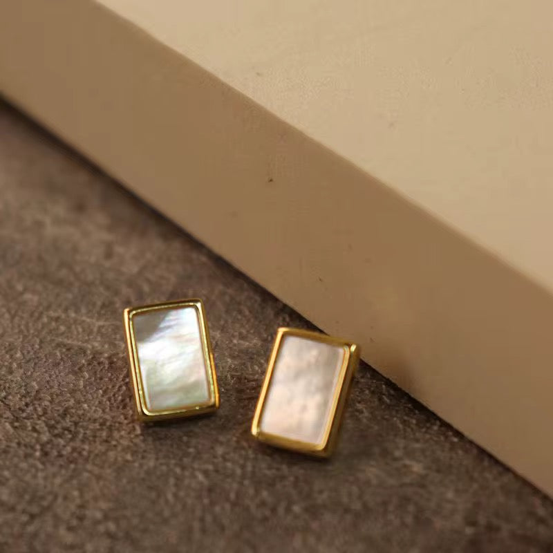 Rosa Shell Stud