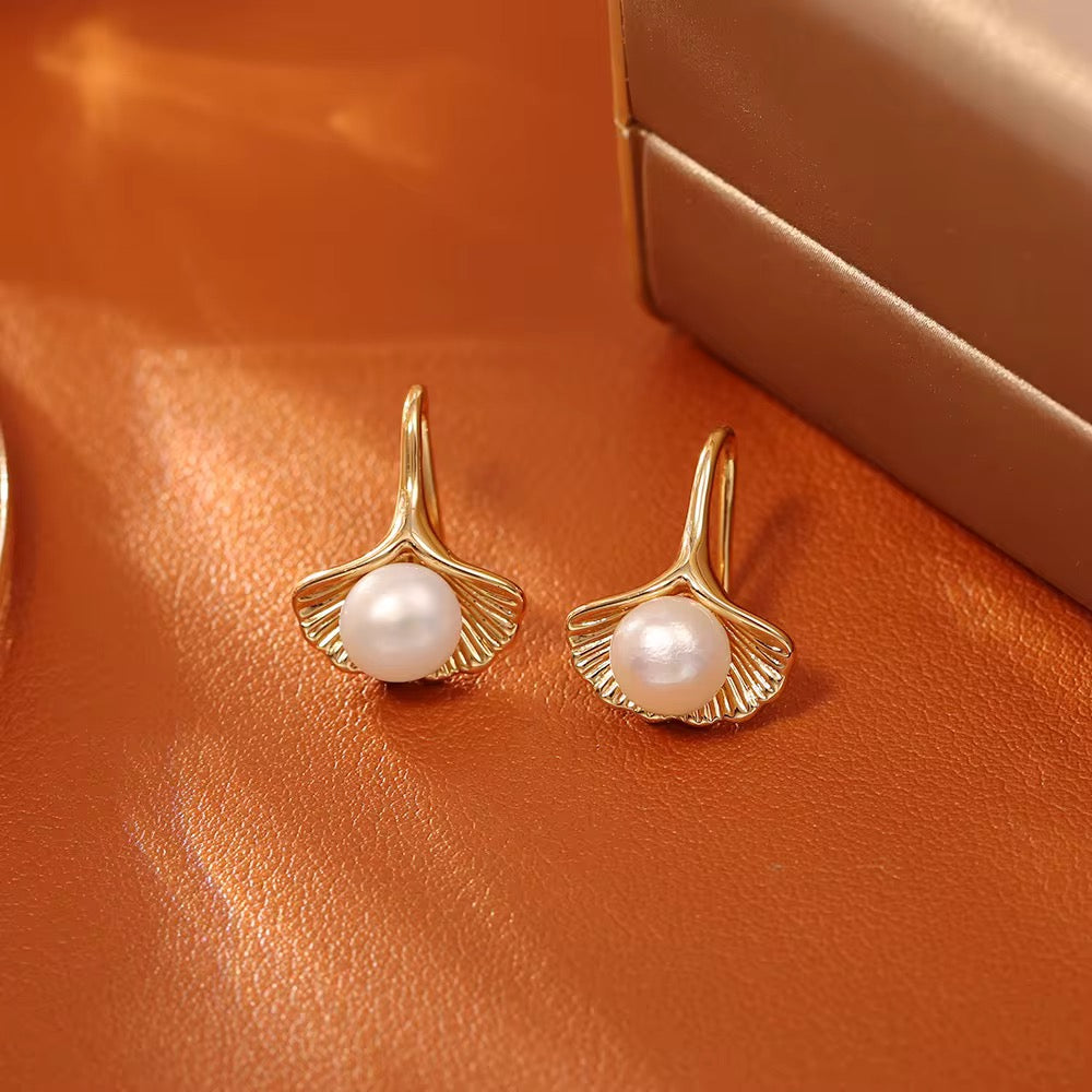 Opella Pearl Earrings