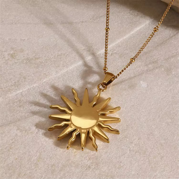 Alyra Necklace