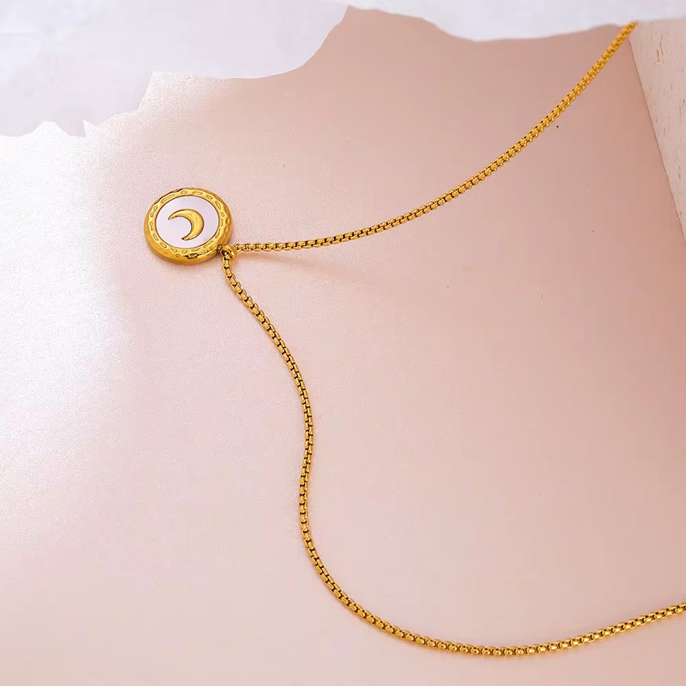 Luna Shell Necklace