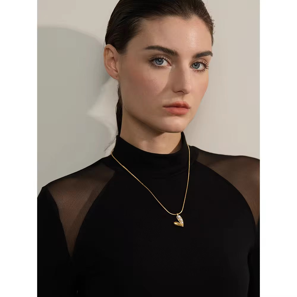 Raya Pearl Necklace