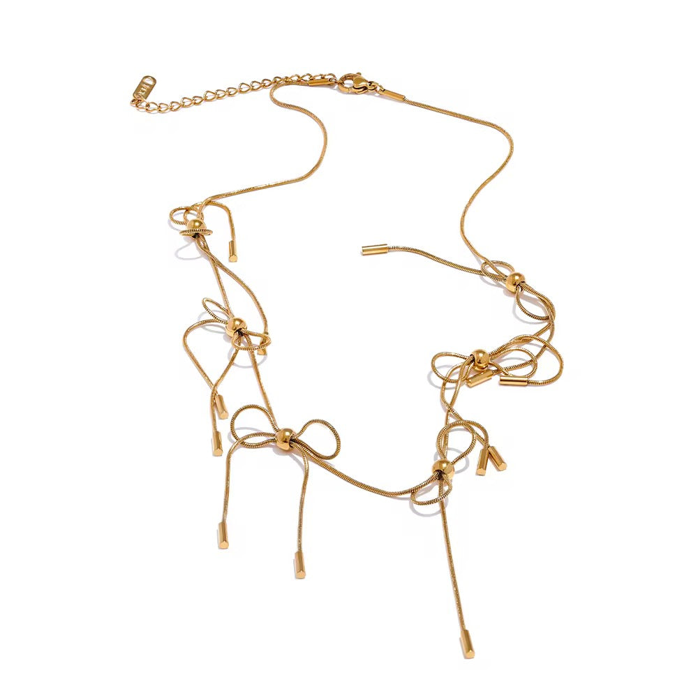 Knot me Necklace