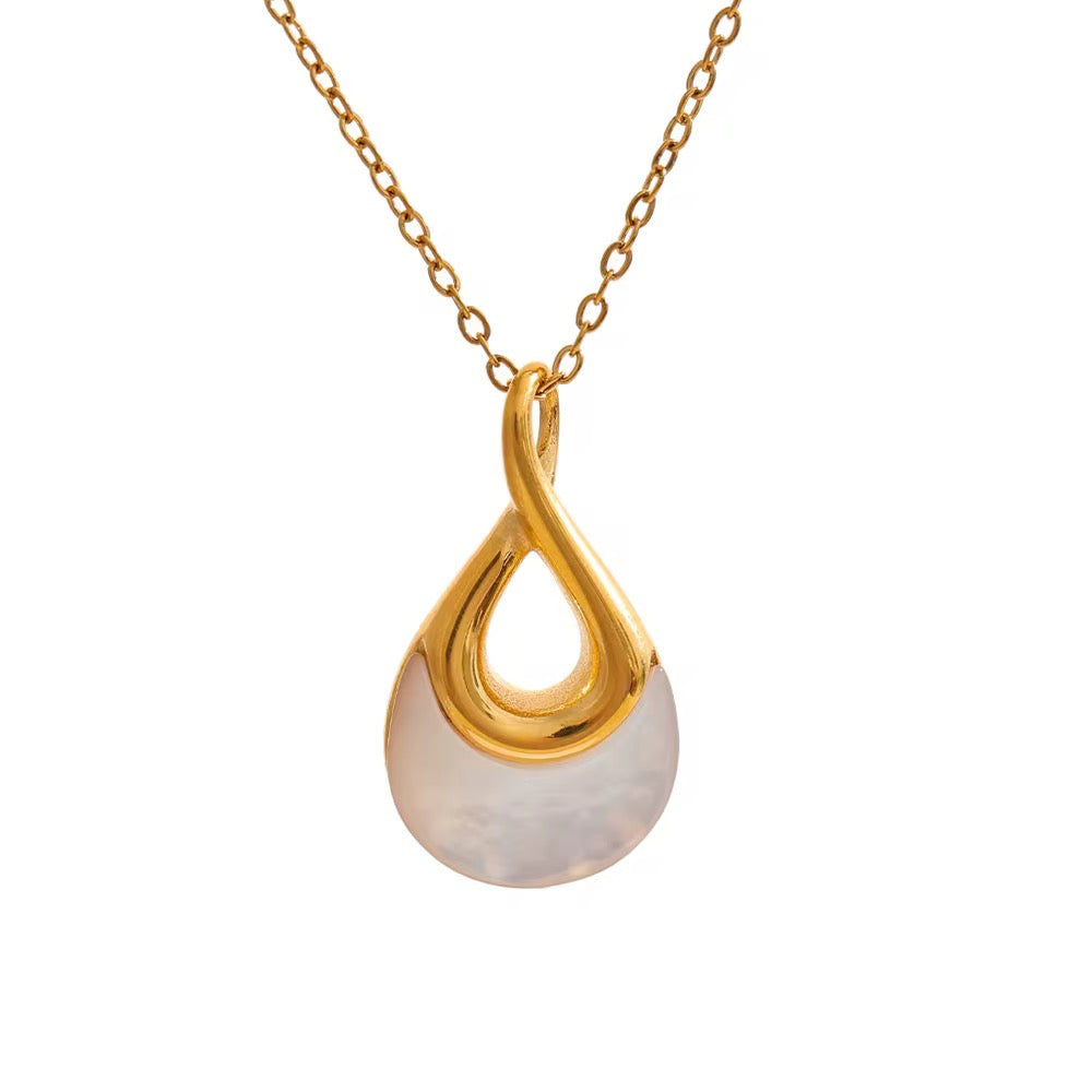 Zayana Shell Necklace