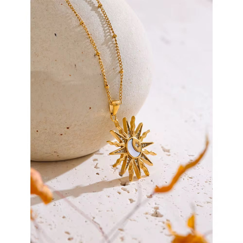 Alyra Necklace