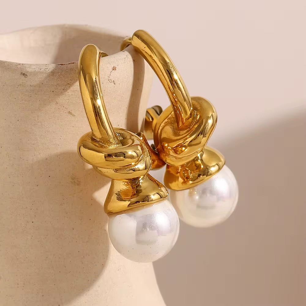 Viora Pearl Earrings