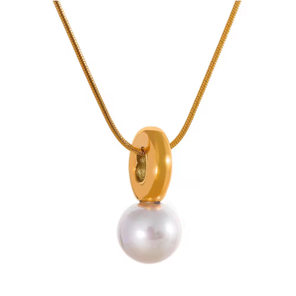 Isla Pearl Necklace