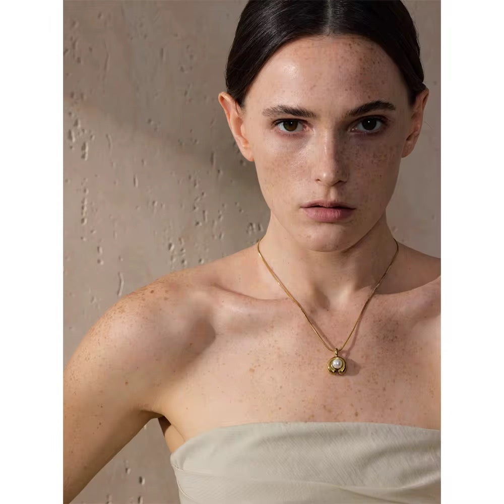 Vanya Pearl Necklace