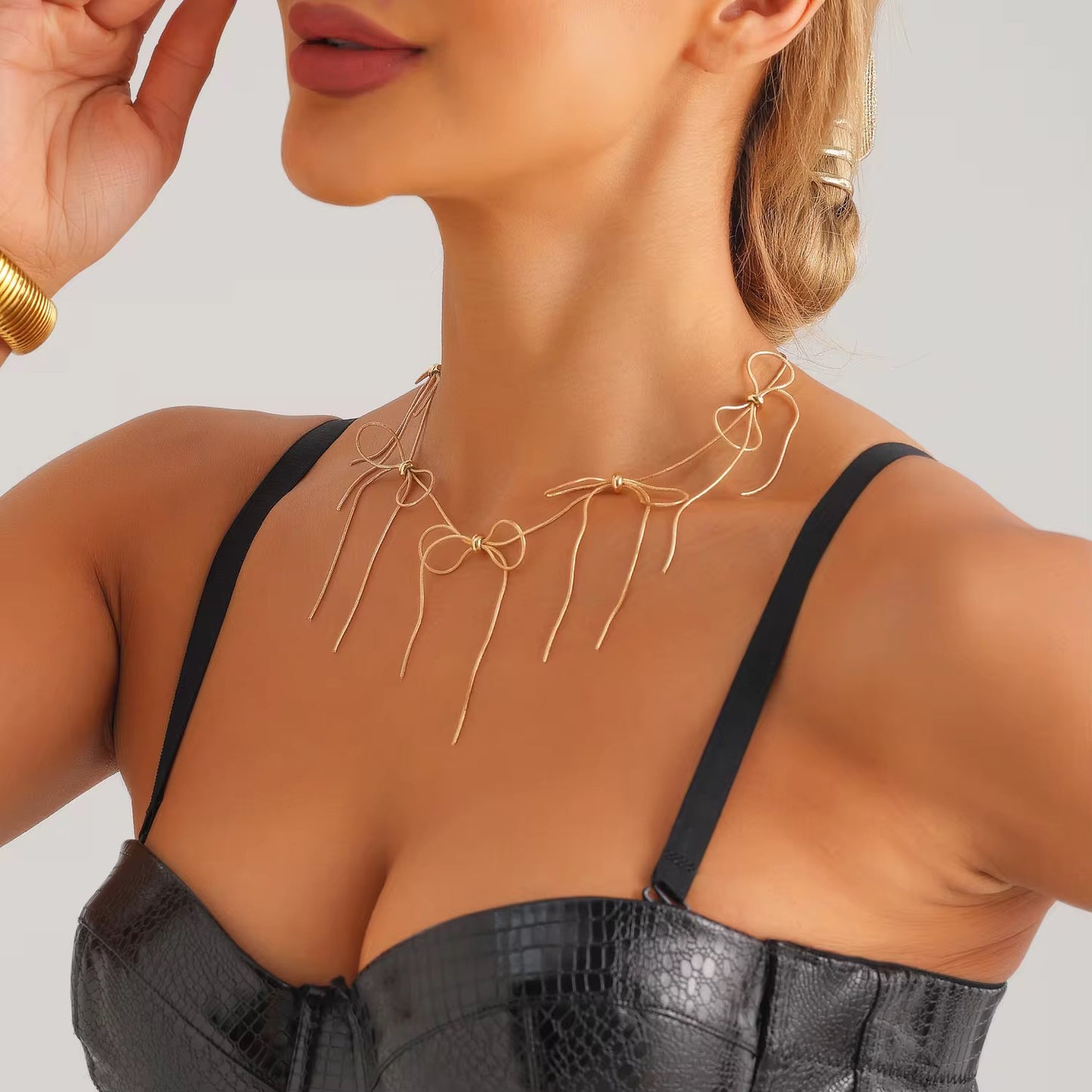 Knot me Necklace