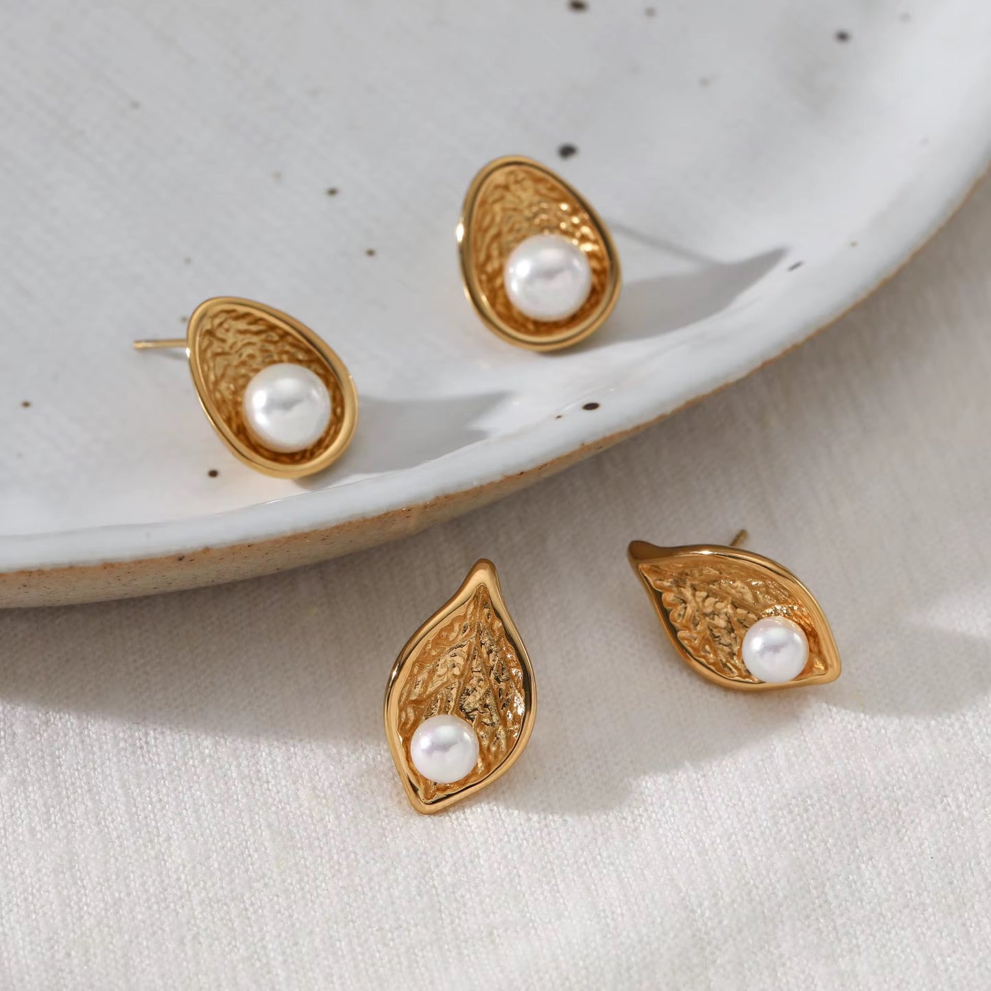 Lustre Pearl Necklace