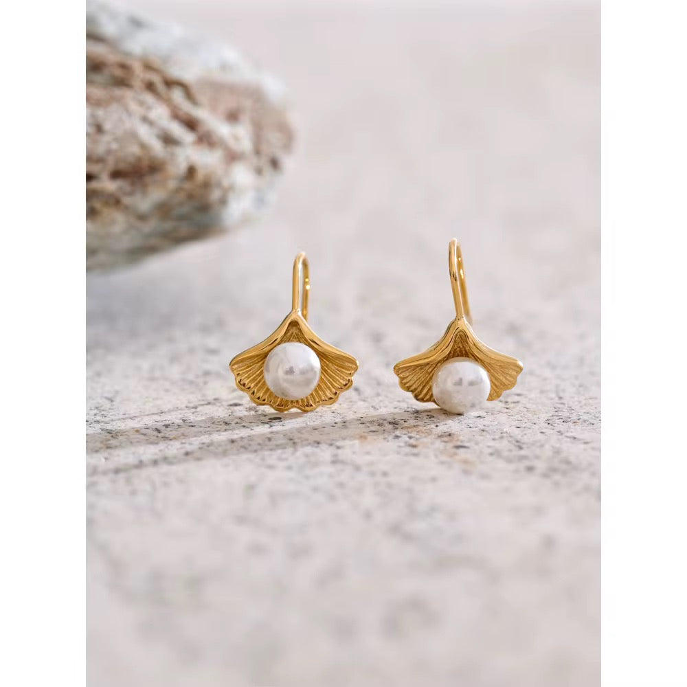 Opella Pearl Earrings