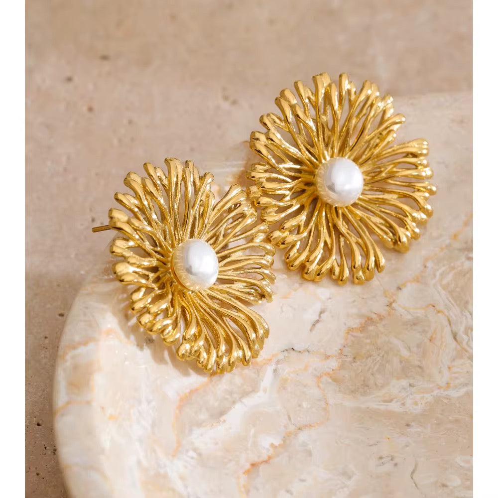 Coralie Pearl Earrings
