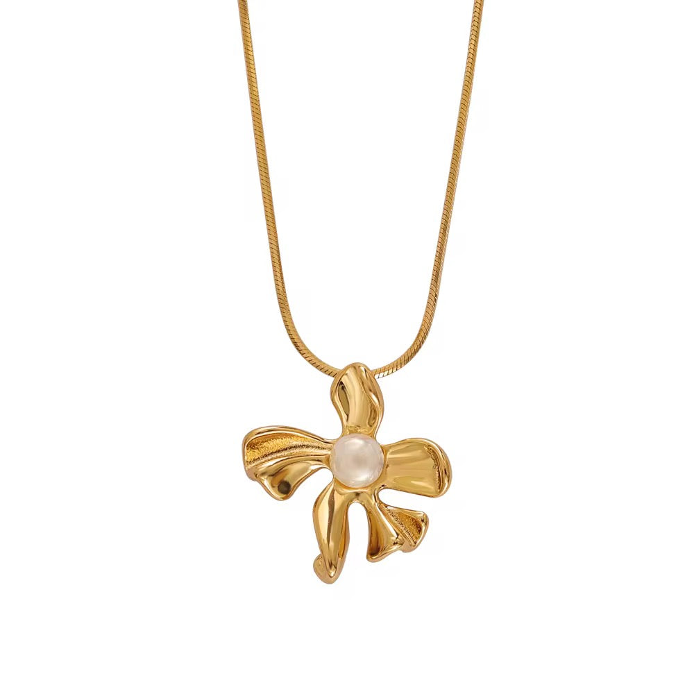 Alaya Pearl Necklace