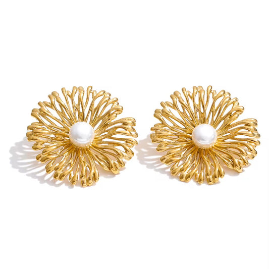 Coralie Pearl Earrings
