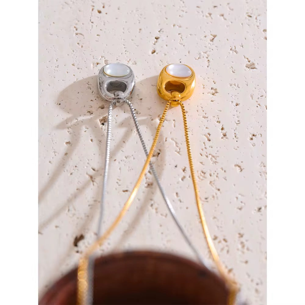 Opalyn Shell Necklace