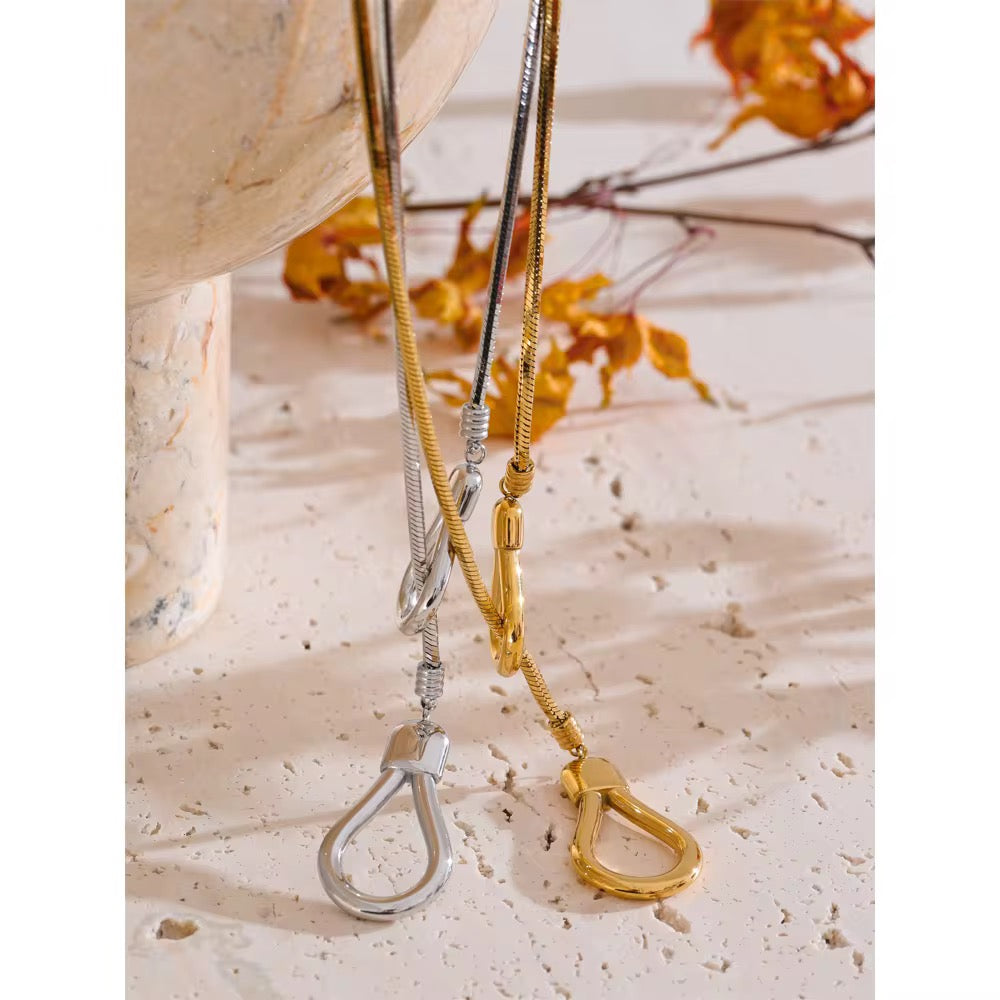 Zoya Lariat Necklace