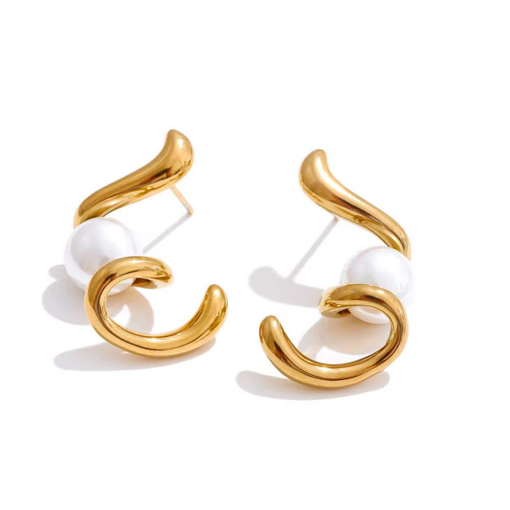 Mirel Pearl Earrings
