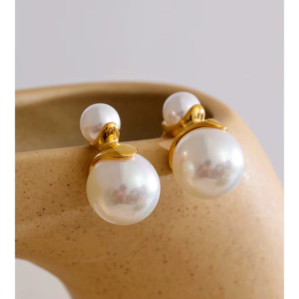 Veya Pearl Earrings