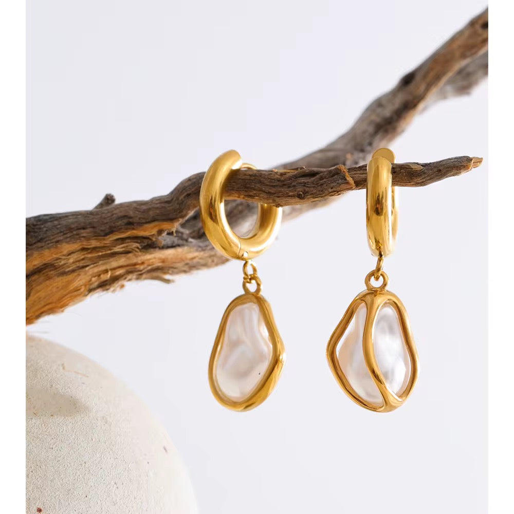 Arielle Pearl Earrings