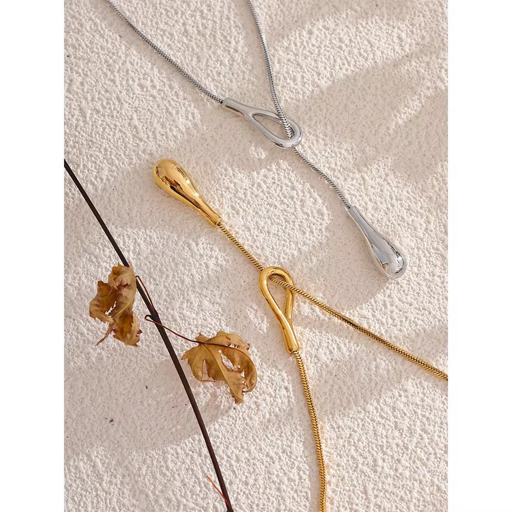 Aira Lariat Necklace