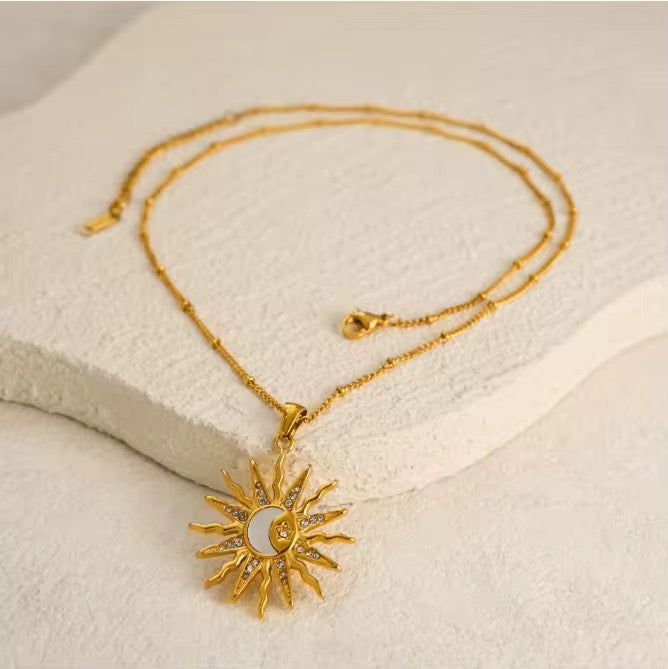 Alyra Necklace