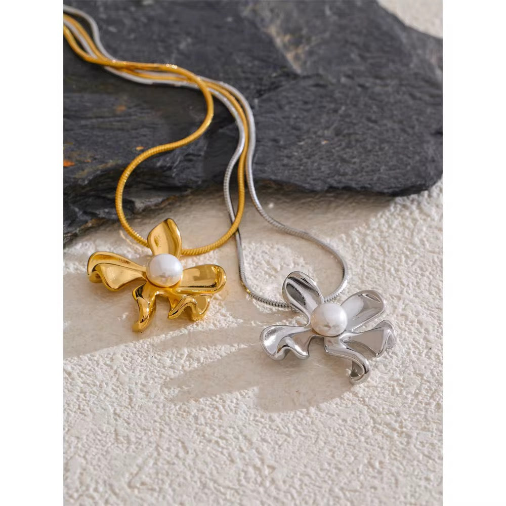 Alaya Pearl Necklace