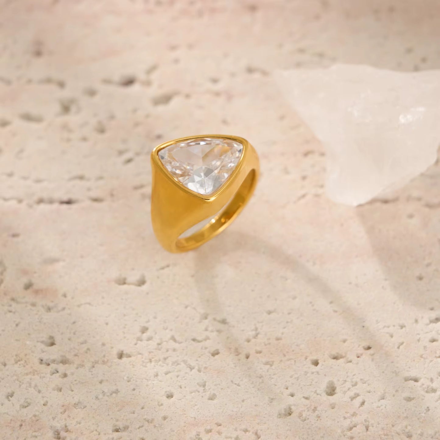 Zinnara Ring