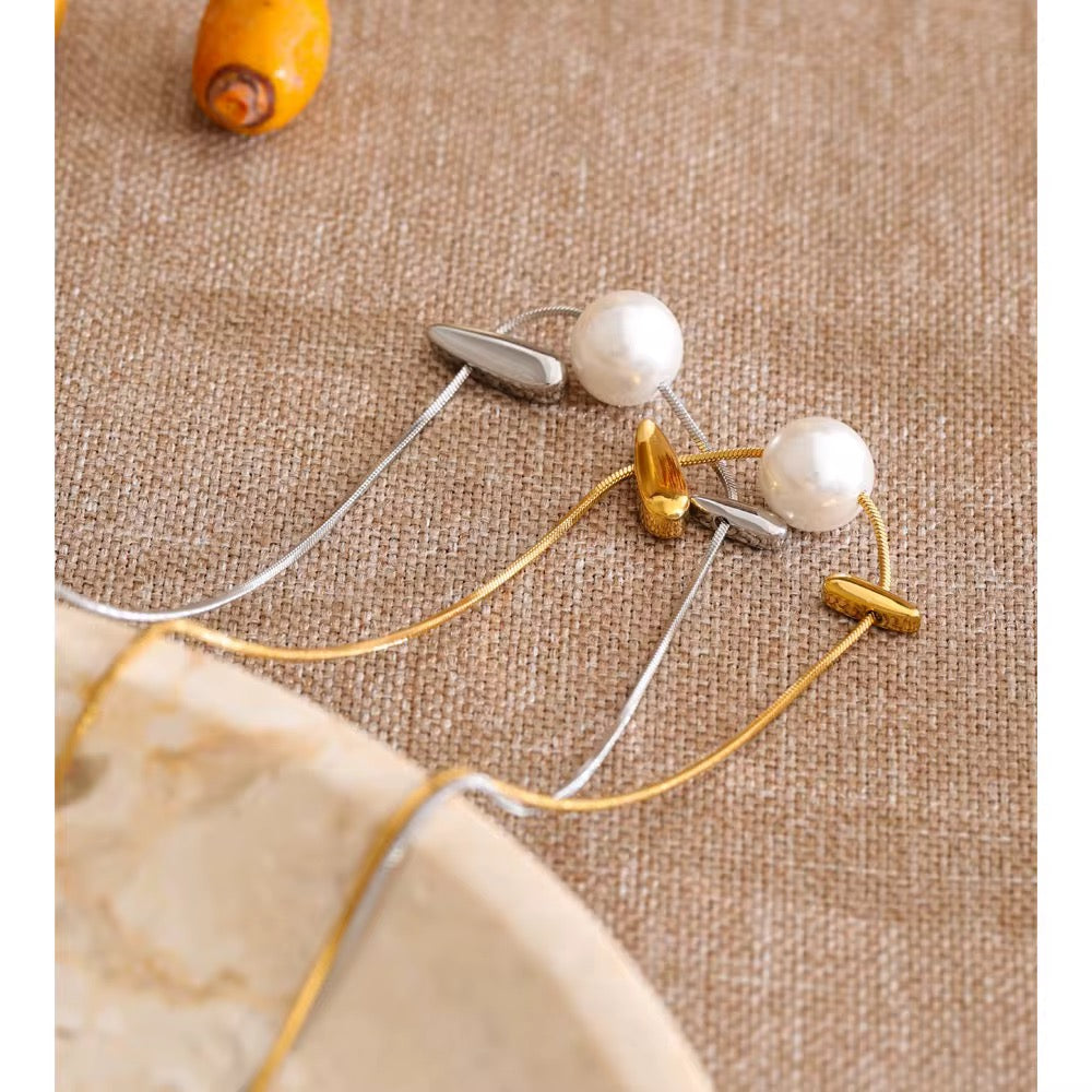 Vesper Pearl Necklace