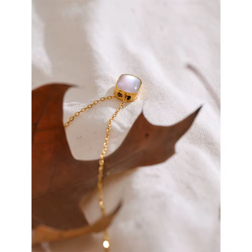 Amaris Shell Necklace