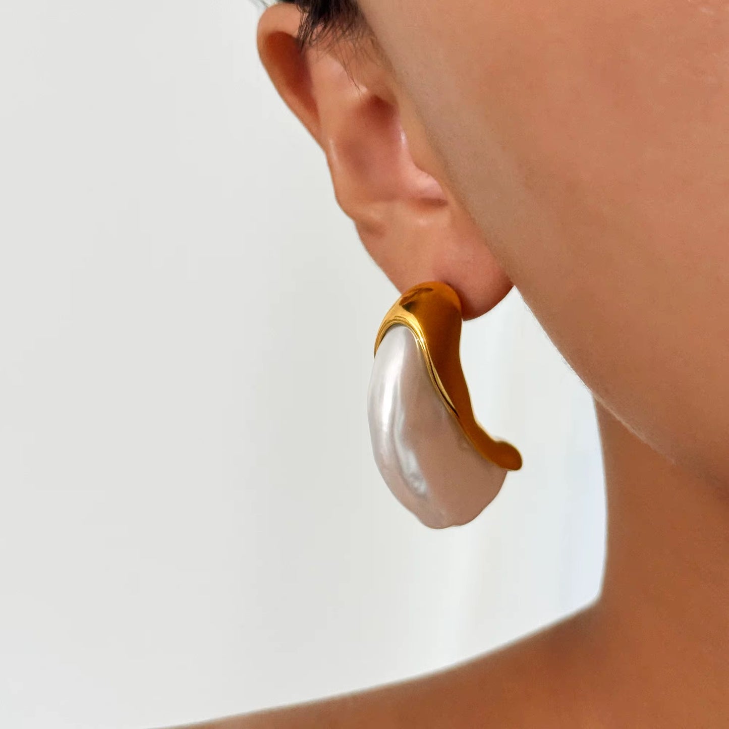 Samira Pearl Earrings