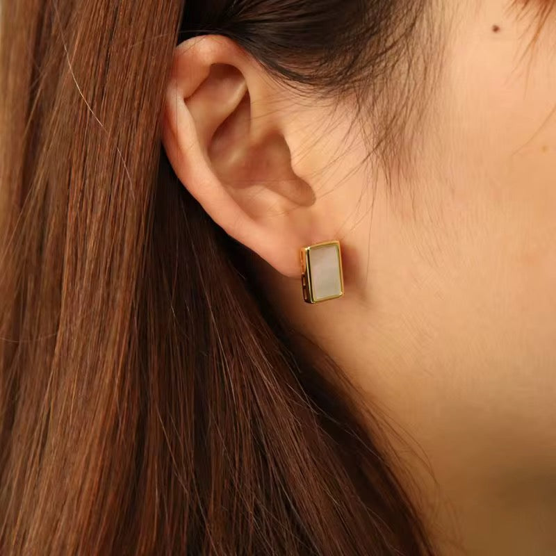 Rosa Shell Stud