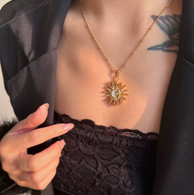 Alyra Necklace