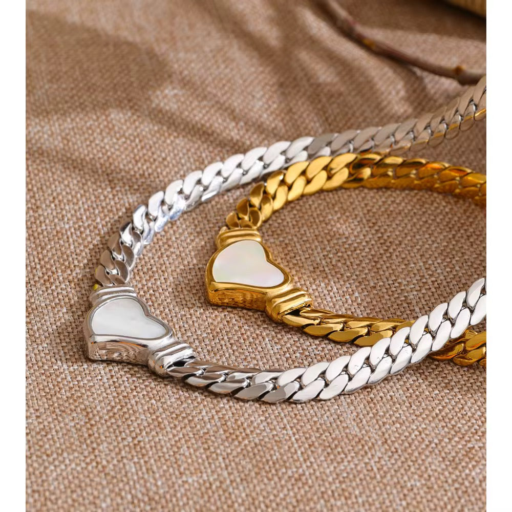 Vanya Shell Necklace